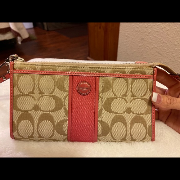 Coach Wallet/Wristlet - Picture 3 of 9